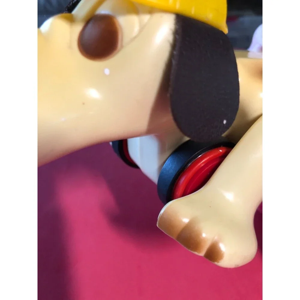 Vintage 1970s Hasbro Digger The Hound Dog Sleuth Detective no string or tail